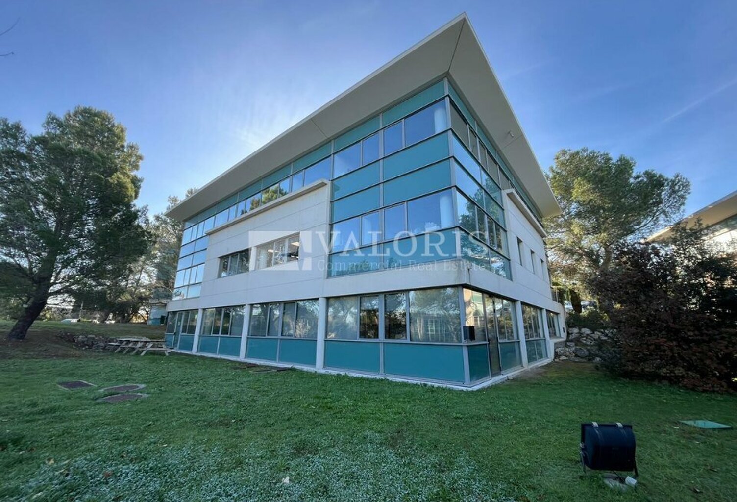 BUREAUX à LOUER — photo 1