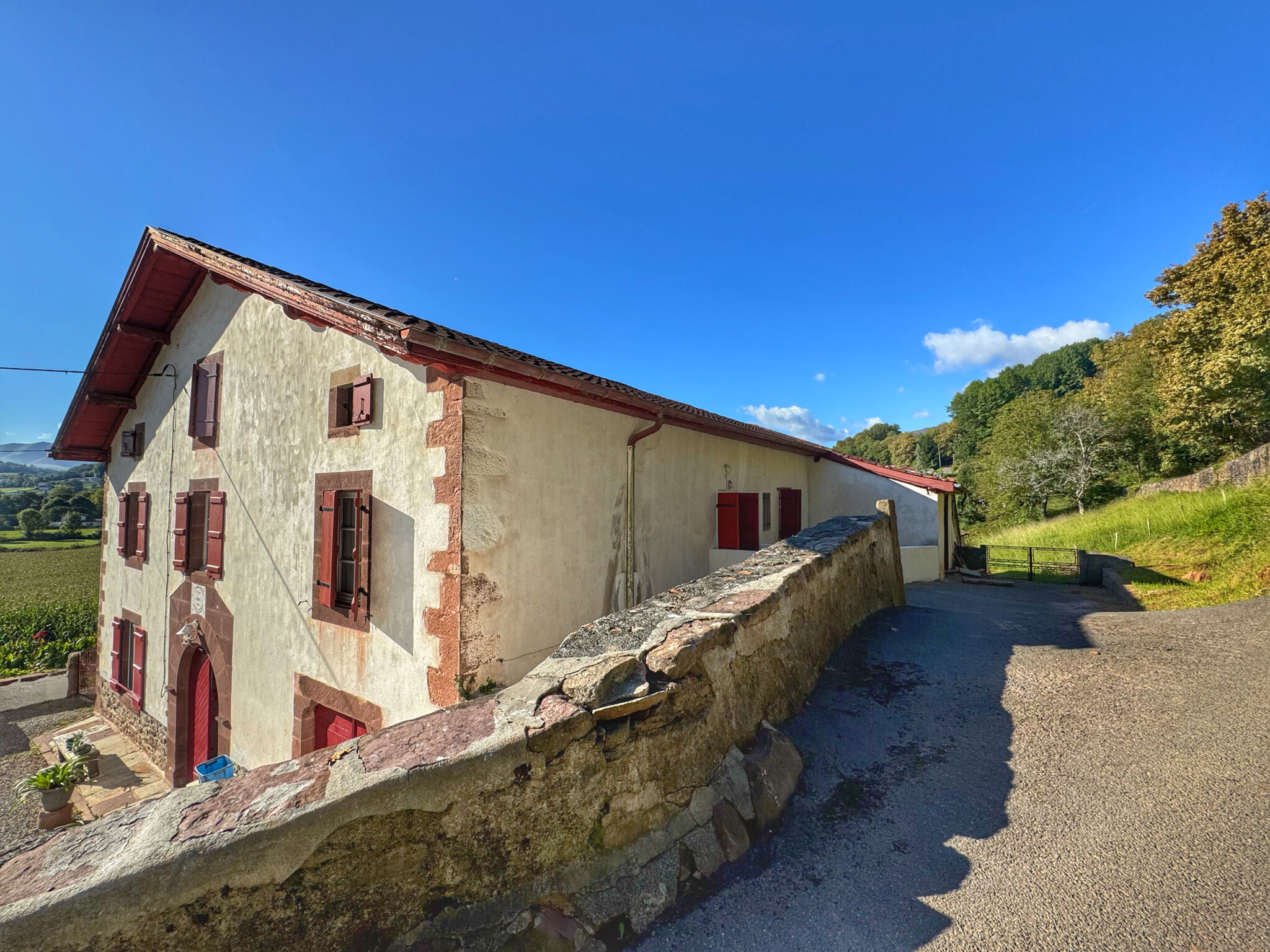 Villa / Maison  T9 à vendre Saint-Jean-Pied-de-Port 64220