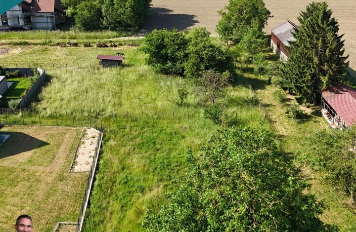 Superbe terrain constructible de 10,75 ares, libre de constructeur et hors lotissement ! — photo 3