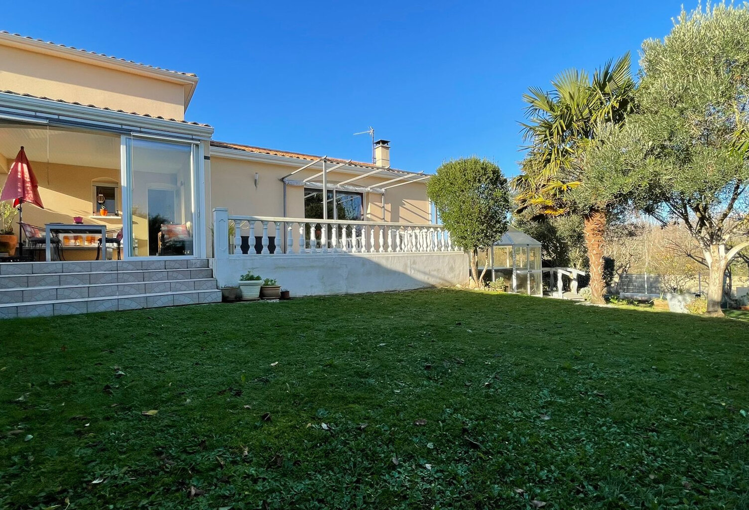 MAISON — photo 1