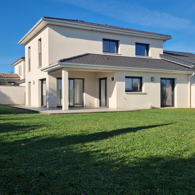 Maison 6 pièces 2550 €