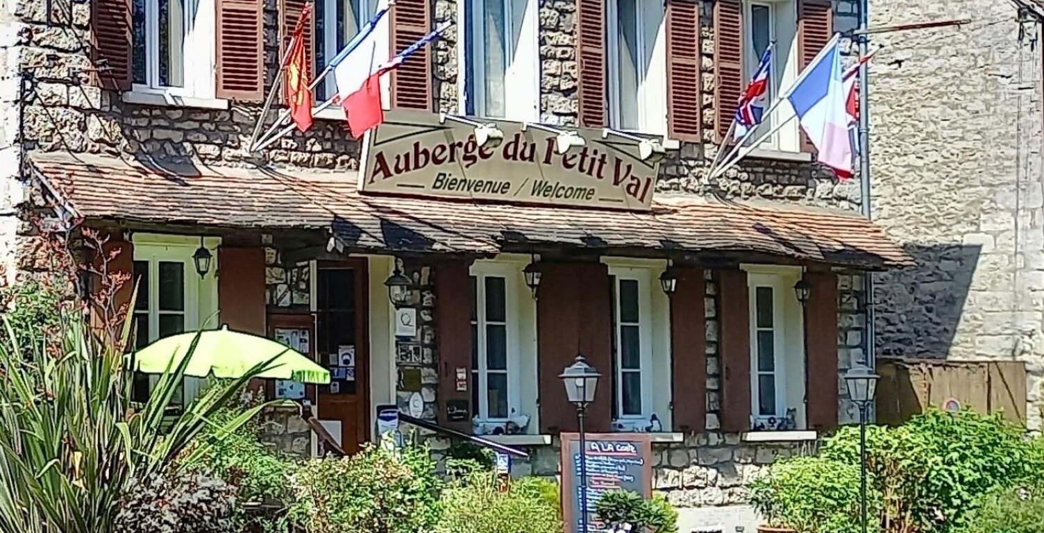 Maison d'habitation ou activité hôtelière — photo 1