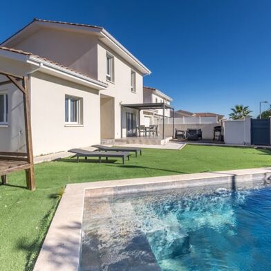 Maison 6 pièces 451737 €