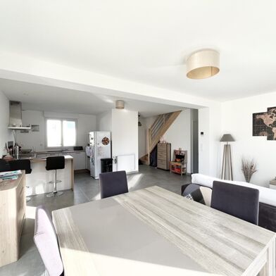 Maison 6 pièces 286740 €