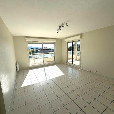 Appartement 4 pièces 1368 €