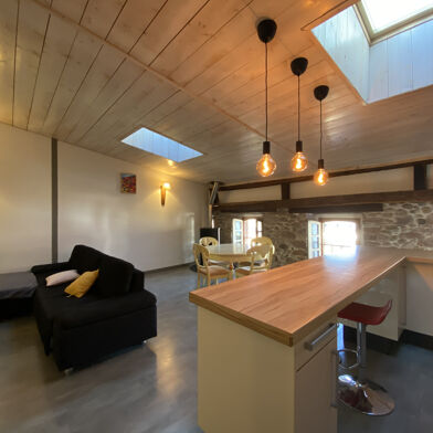 Appartement 4 pièces 700 €