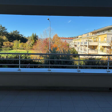 Appartement 3 pièces 960 €