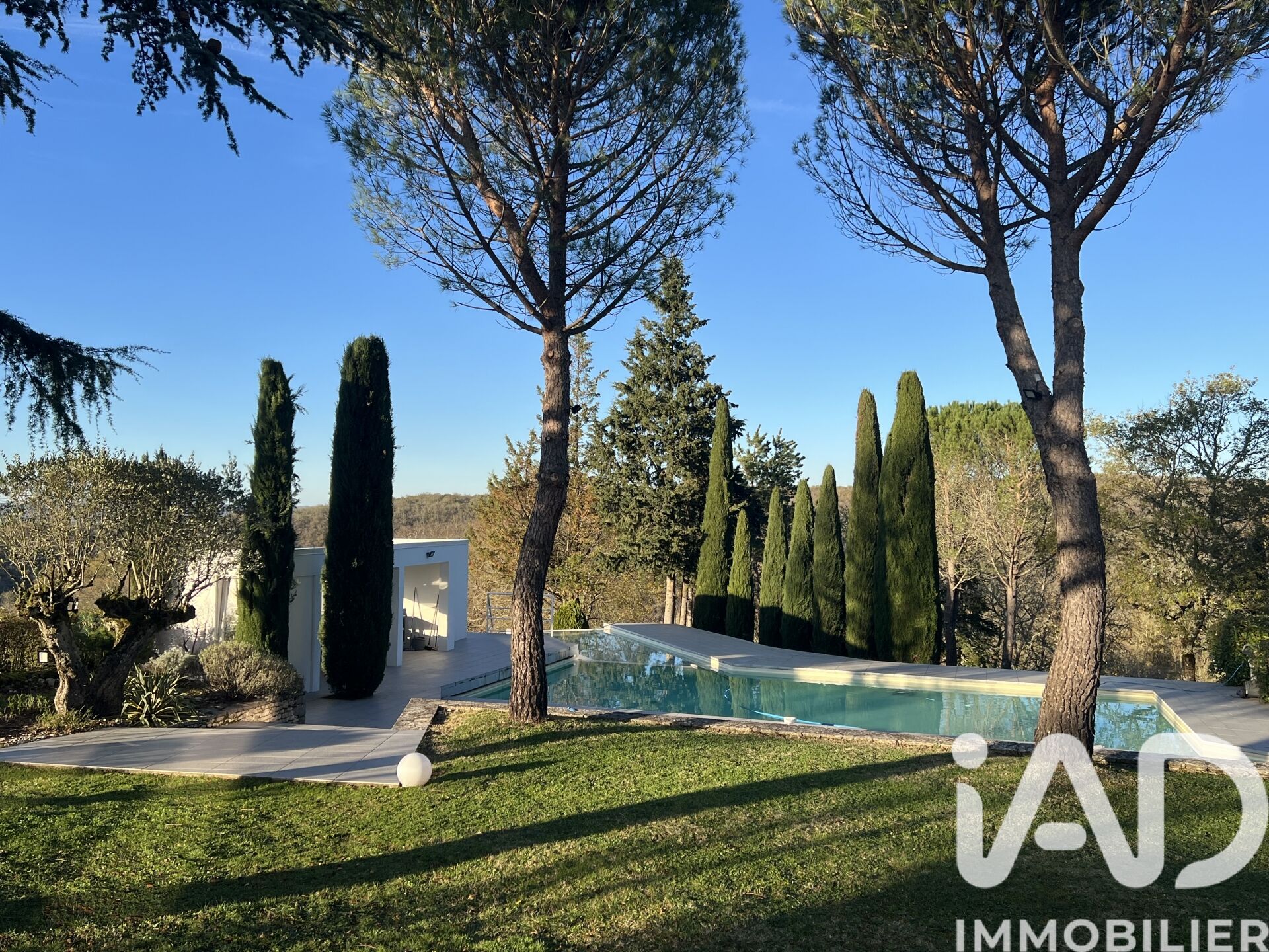 Cales - 228m² - 8p. - 6ch.