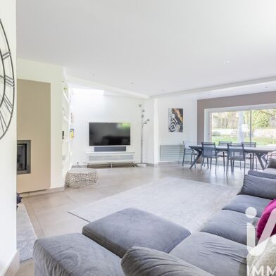 Maison 7 pièces 549900 €