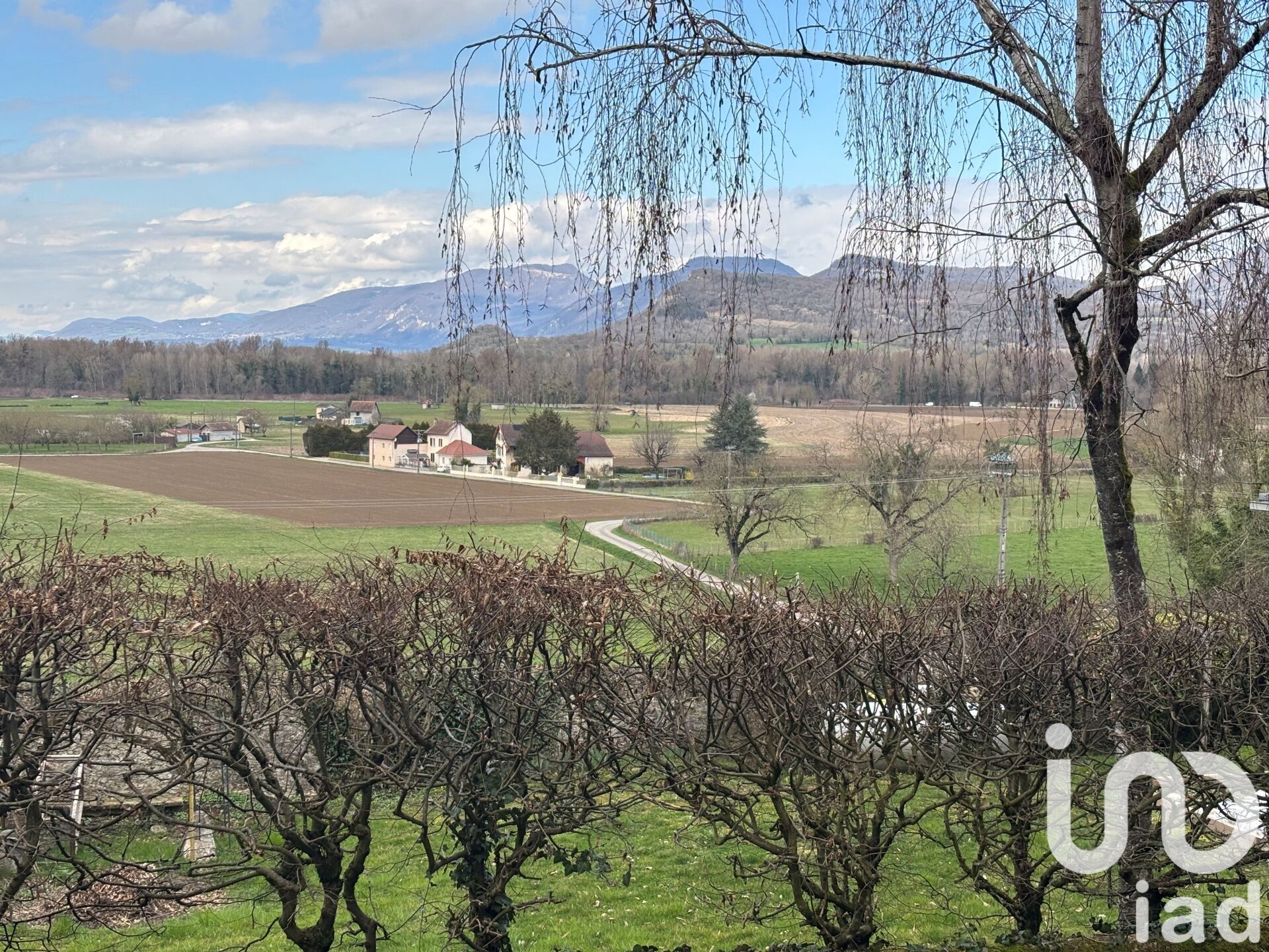 St-Genix-Sur-Guiers - 194m² - 1p.