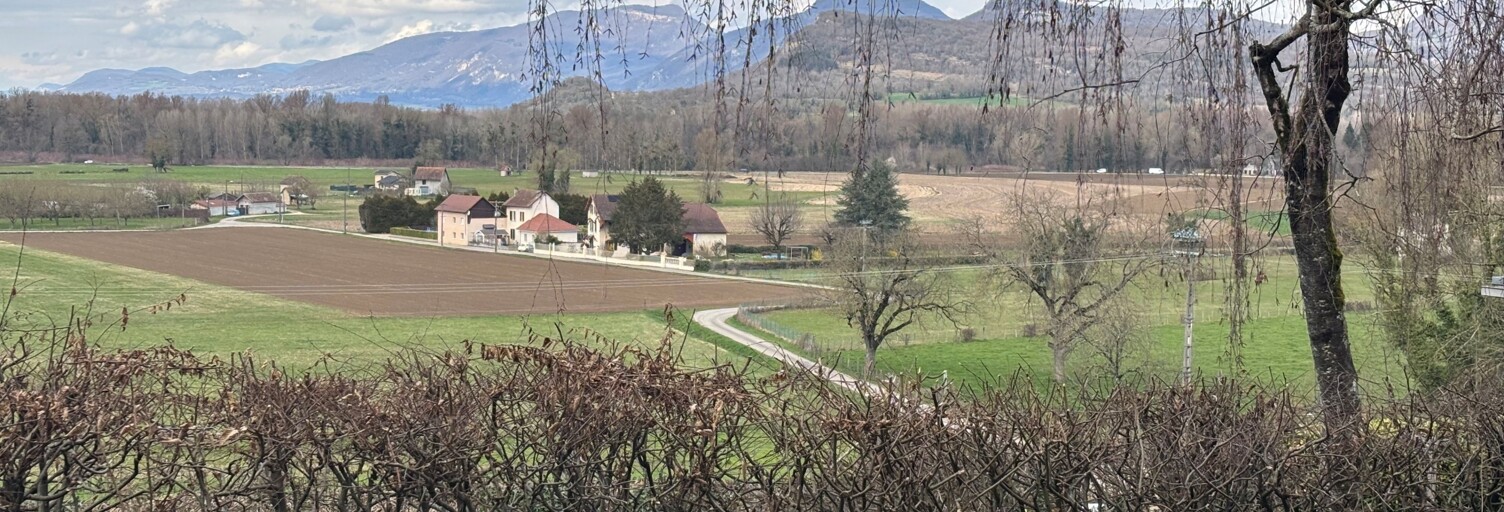 Immeuble  194 m² à vendre à Saint-Genix-les-Villages (73240)