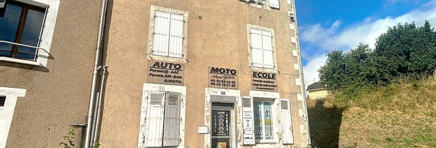 Immeuble  105 m² à vendre à Confolens (16500)