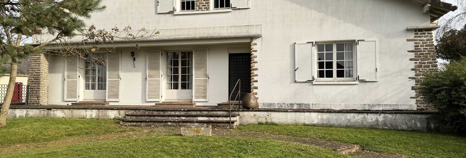 Maison 8 Pièces 196 m² à vendre à Ménigoute (79340)