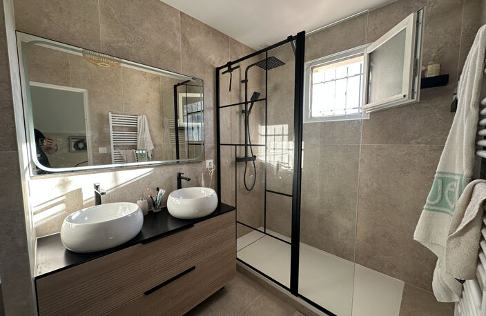 A La Ciotat proche des commodités, Maison T4 avec piscine  t — photo 4