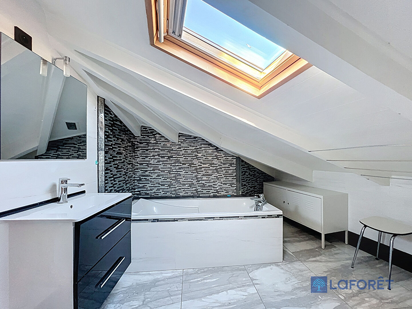 Centre Ville - Studio au dernier étage rue Lamartine