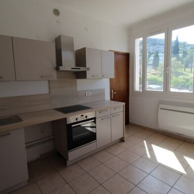 Appartement 3 pièces 935 €