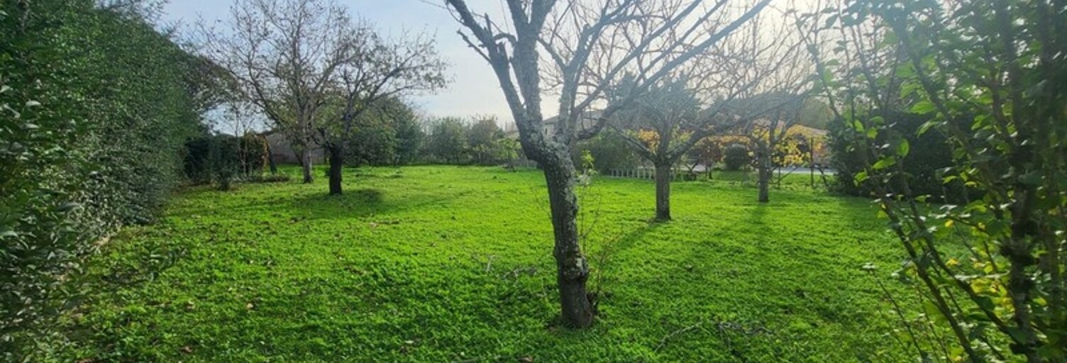 Terrain  1048 m² à vendre à Montaigut-sur-Save (31530)