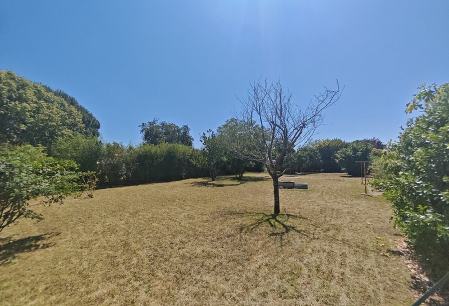 Terrain à vendre de 677m²  à MONTAIGUT SUR SAVE  (31) — photo 1