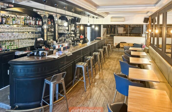 Murs et Fonds RESTAURANT PIZZERIA BAR 390 M2, terrasse 50 places assises sur rue piétonne — photo 3