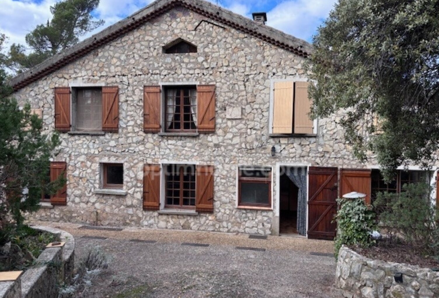 Domaine familial de 10 pièces, avec piscine sur 6000 m2 de liberté à LA ROQUEBRUSSANNE (83) — photo 1
