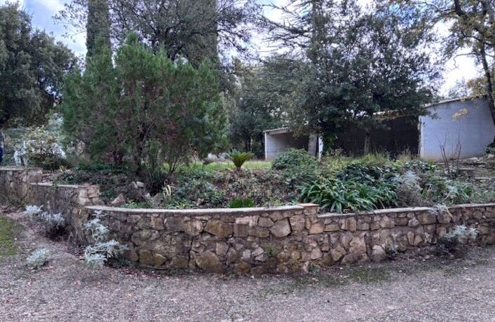 Domaine familial de 10 pièces, avec piscine sur 6000 m2 de liberté à LA ROQUEBRUSSANNE (83) — photo 3