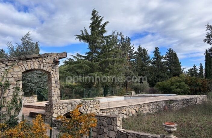 Domaine familial de 10 pièces, avec piscine sur 6000 m2 de liberté à LA ROQUEBRUSSANNE (83) — photo 4