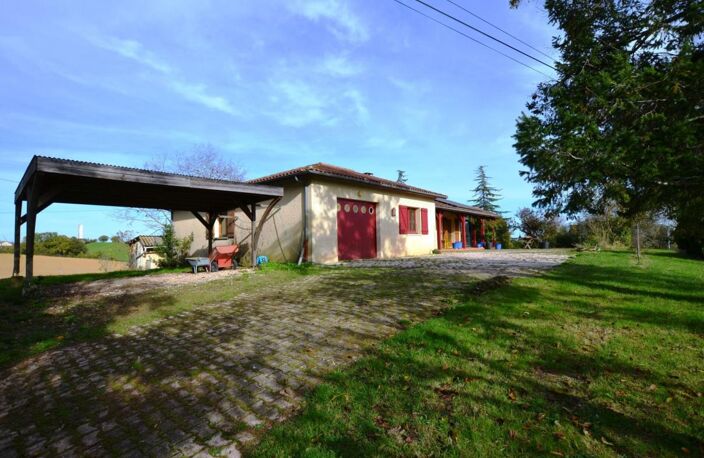 A vendre, Montesquiou (Gers): maison de plain-pied 3 chambres au calme, à la campagne et face aux Pyrénées avec garage, autres dépendances et jardin de 2 724m² — photo 2