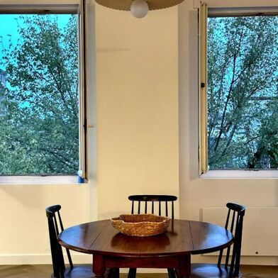 Appartement 2 pièces 1075 €