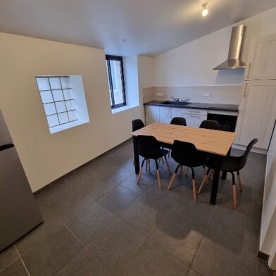 Appartement 5 pièces 765 €