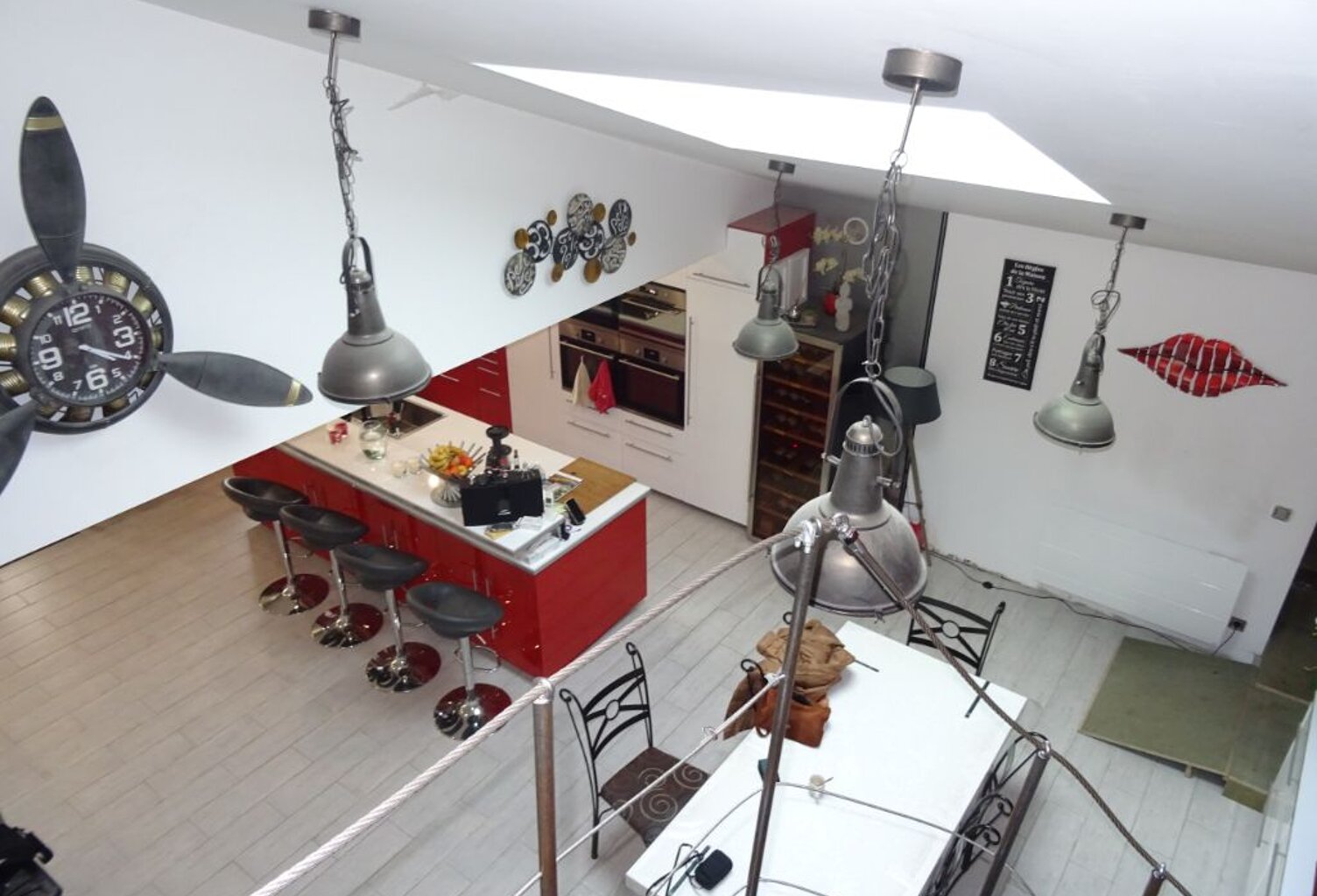 🏡 Maison de caractère rénovée Saint Médard D' Aunis 9 pièce(s), jardin, garage, chais, proche des commerces et d'un arrêt de bus à 2 mn' à pied! — photo 1