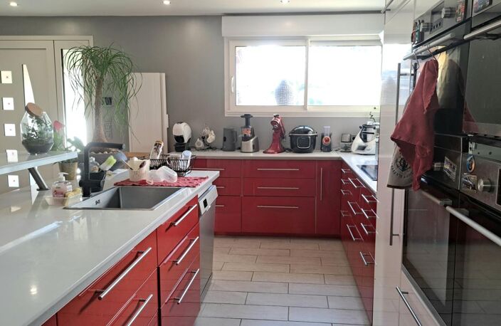 🏡 Maison de caractère rénovée Saint Médard D' Aunis 9 pièce(s), jardin, garage, chais, proche des commerces et d'un arrêt de bus à 2 mn' à pied! — photo 3
