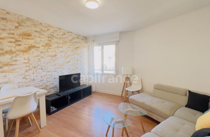QUIMPER (29) – Appartement T4 meublé de 73 m² habitable avec loggia - Cave — photo 2