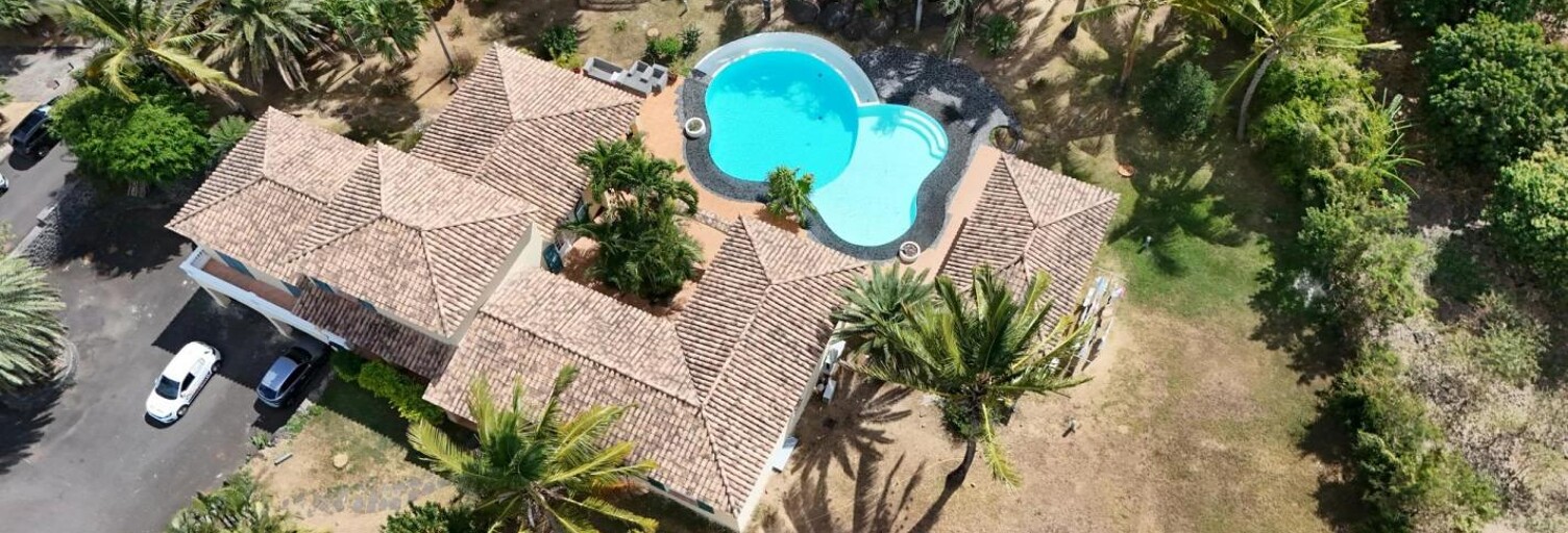 Maison 7 Pièces 213 m² à vendre à Saint-Pierre (97410)