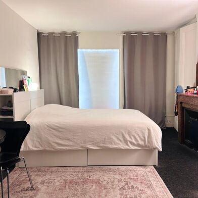 Appartement 1 pièces 700 €