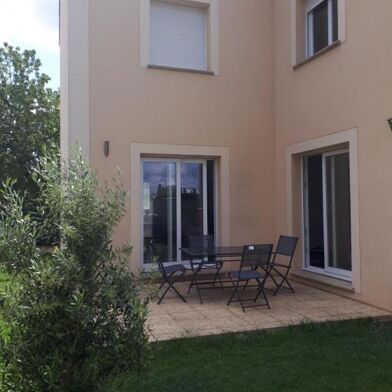 Maison 6 pièces 1700 €