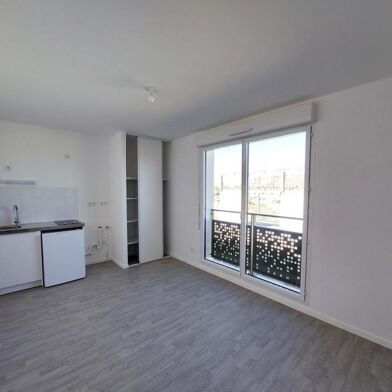 Appartement 3 pièces 860 €