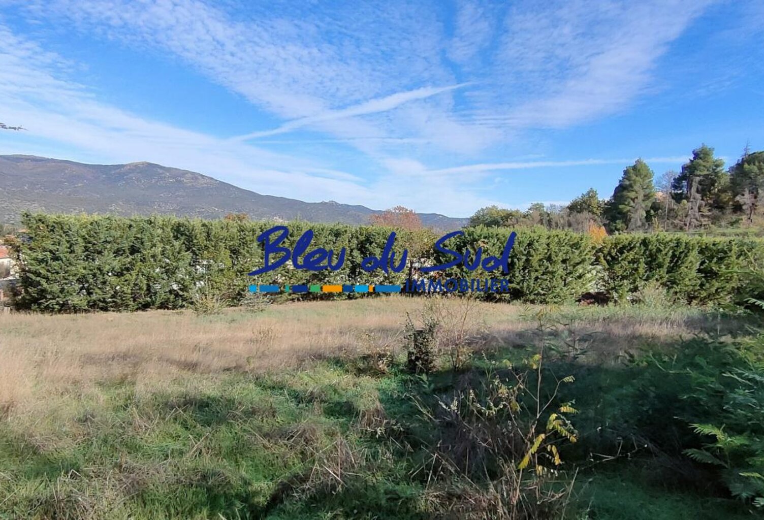 Beau et grand terrain avec Permis de construire — photo 1