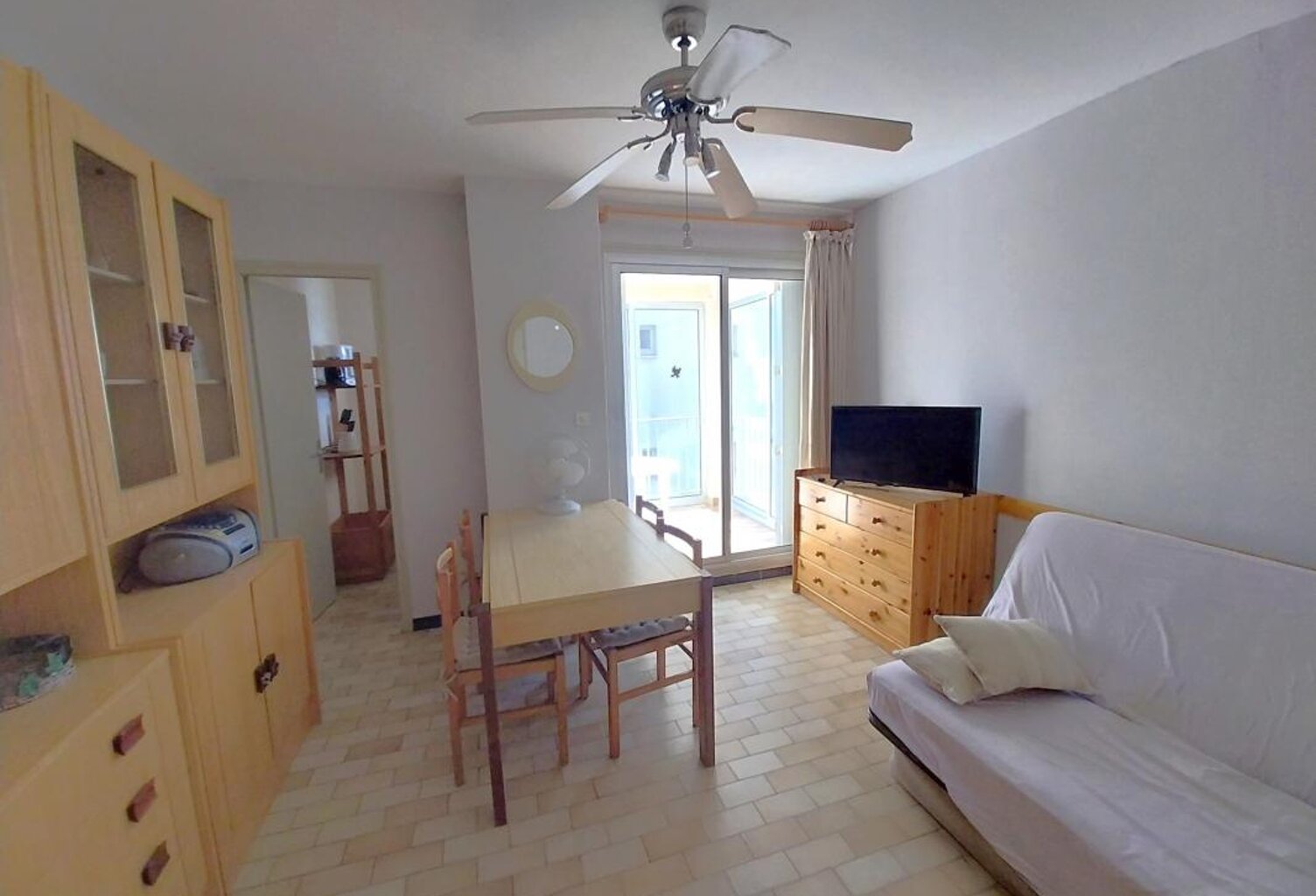 À VENDRE Marseillan plage – Studio + Cabine avec Parking Privé – À 2 pas de la plage et des commerces — photo 1