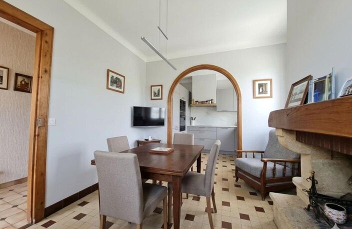 MAISON VIGNERONNE- IMMENSE REMISE – OLIVERAIE SUR TERRAIN CONSTRUCTIBLE — photo 4