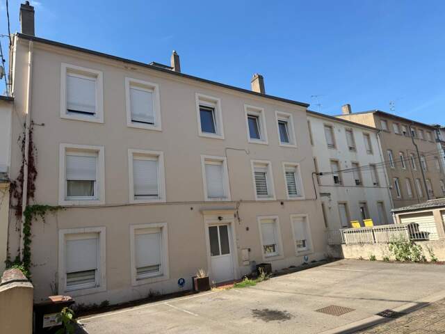 Appartement À Vendre — photo du bien