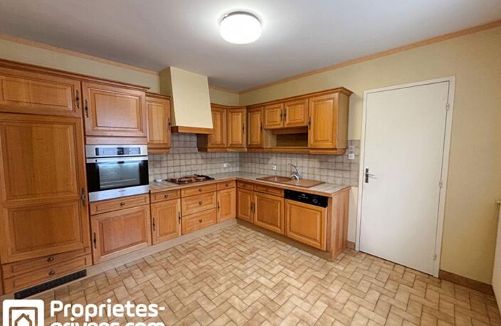 pavillon de plain-pied en centre ville de Mehun Sur Yèvre — photo 5