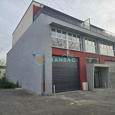 Local industriel  3200 €