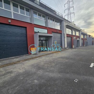 Local industriel  3700 €