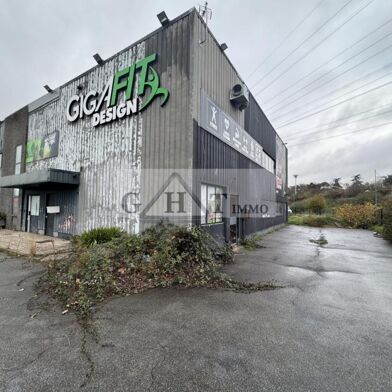 Commerce  900000 €