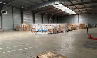 Local industriel  2145 m² à louer à Santeny (94440)