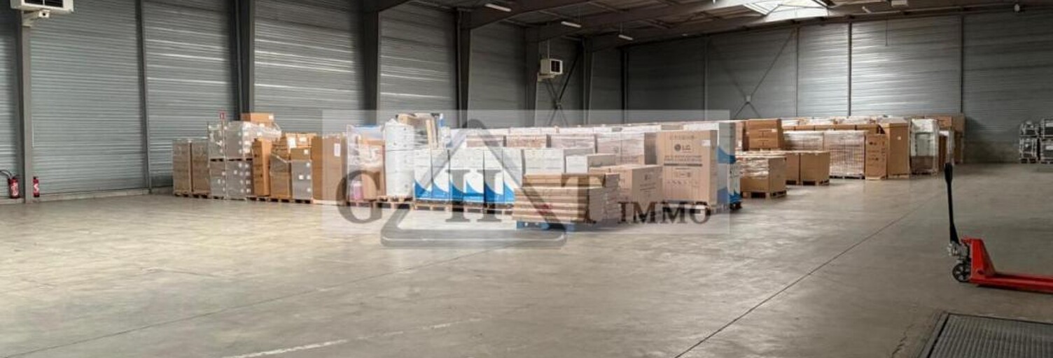 Local industriel  2145 m² à louer à Santeny (94440)