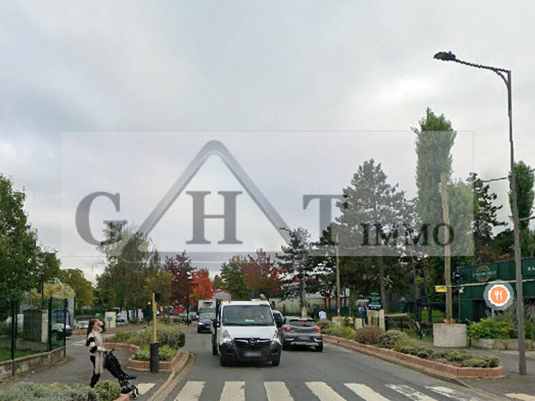 A VENDRE 2400 M² ENTREPOT ET BUREAUX EN ZI AU BLANC MESNIL — photo 1