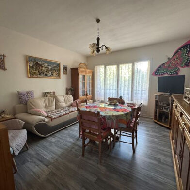 Appartement 3 pièces 700 €