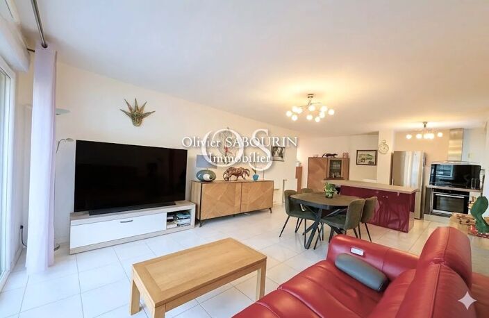Grand appartement 3 pièces de 79 m², Cave et double garage — photo 2