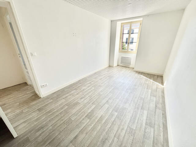 Type 2 - Très bon état - 49 M2 - Cuisine équipée - Centre-vi — photo du bien